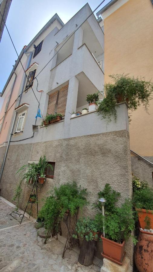 Franceska Apartmani Cres Buitenkant foto
