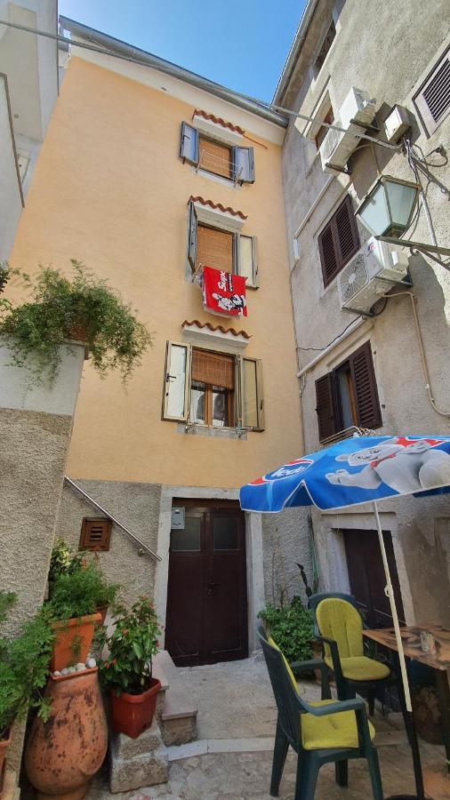 Franceska Apartmani Cres Buitenkant foto