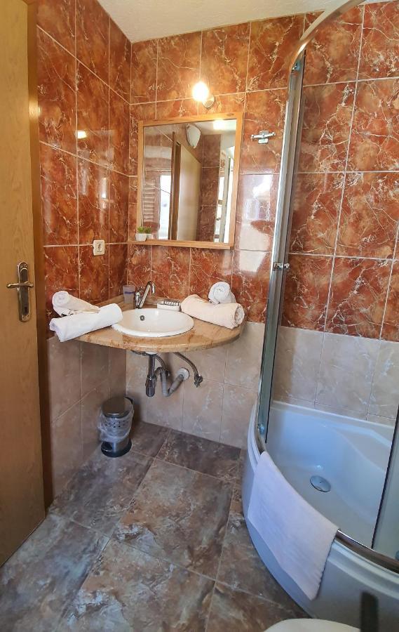 Franceska Apartmani Cres Buitenkant foto