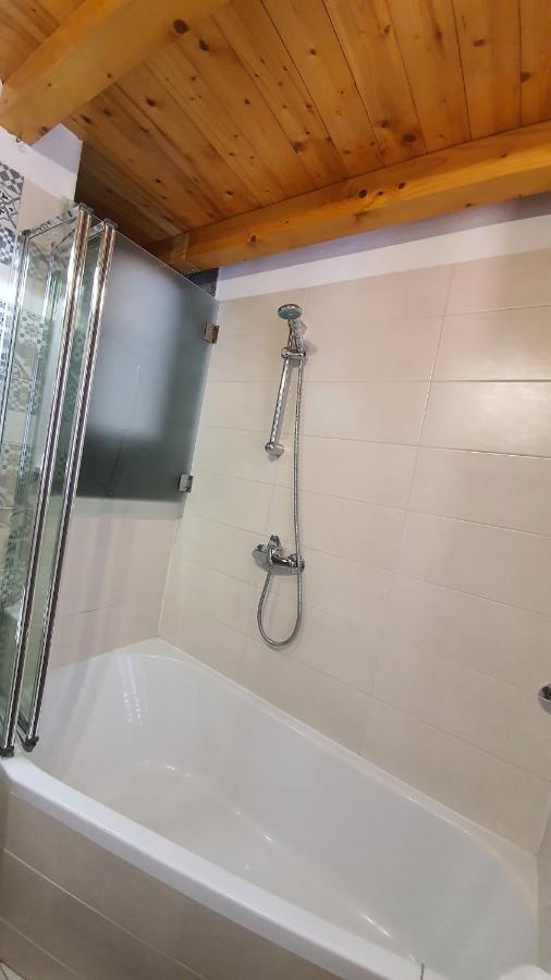 Franceska Apartmani Cres Buitenkant foto