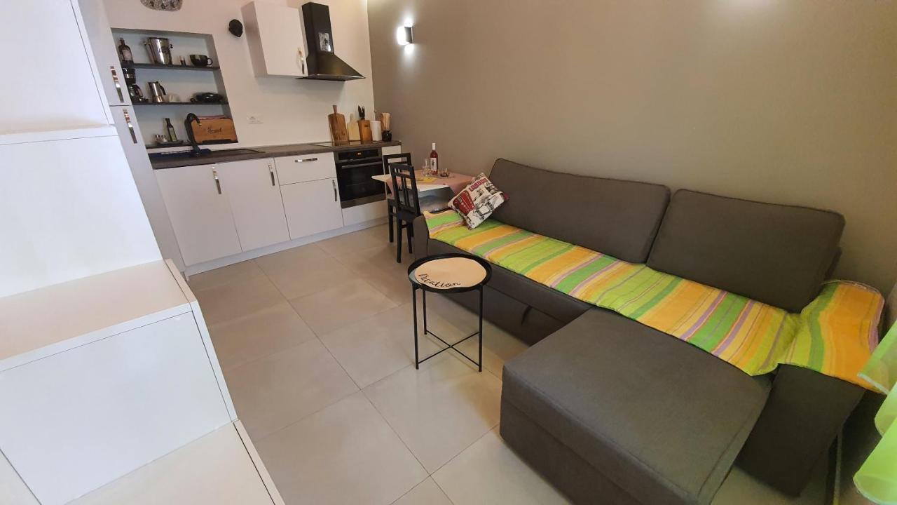 Franceska Apartmani Cres Buitenkant foto