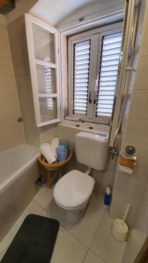 Franceska Apartmani Cres Buitenkant foto