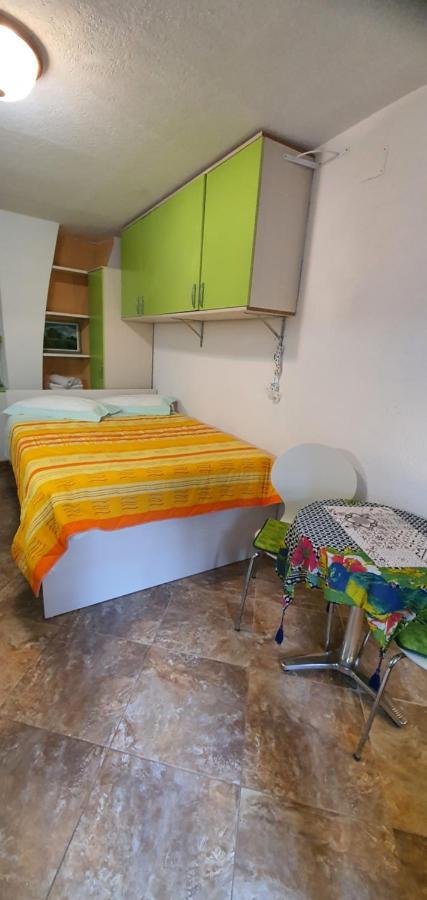 Franceska Apartmani Cres Buitenkant foto