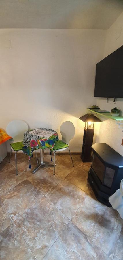 Franceska Apartmani Cres Buitenkant foto
