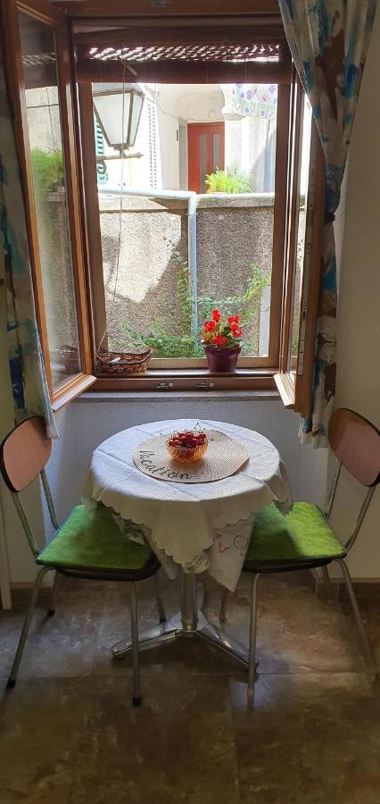 Franceska Apartmani Cres Buitenkant foto
