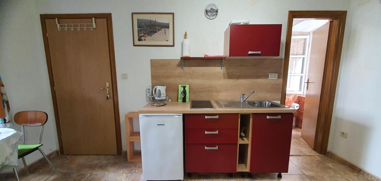 Franceska Apartmani Cres Buitenkant foto