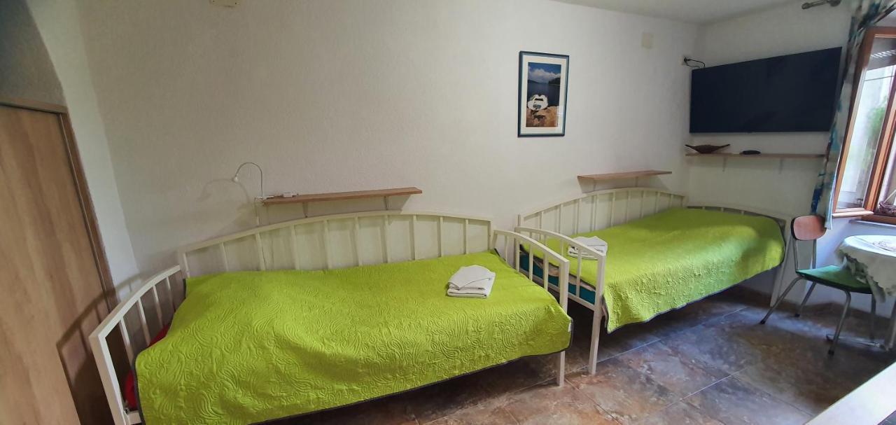 Franceska Apartmani Cres Buitenkant foto