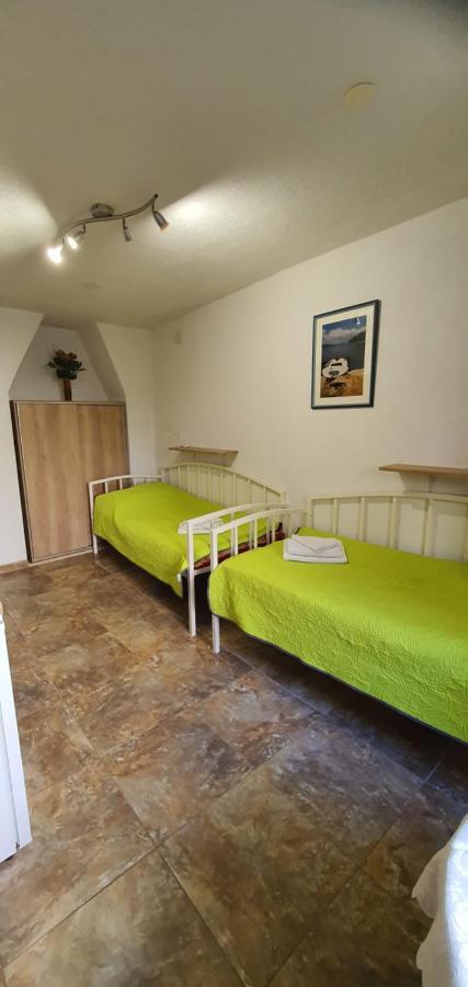 Franceska Apartmani Cres Buitenkant foto