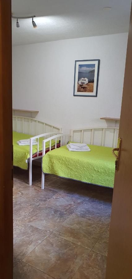 Franceska Apartmani Cres Buitenkant foto
