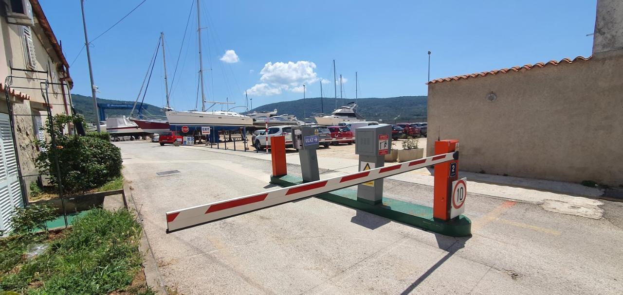Franceska Apartmani Cres Buitenkant foto